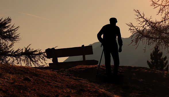 半側空間無視の回復はどのような経過を取るのか？
