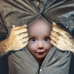 脳の中の聞くシステムと見るシステム：予測的符号化による情報処理