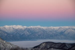 山登りから考える幸福の正体：なぜ人は山に登り、あなたは仕事をするのか（あるいはしたくないのか）