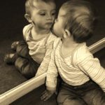 【注目】ココロ＝カラダ？身体化された認知仮説の研究厳選9本